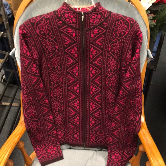 Neve Sweaters - Neve Zip-Up Sweater